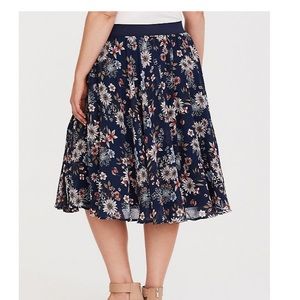 Torrid navy floral chiffon midi skirt
